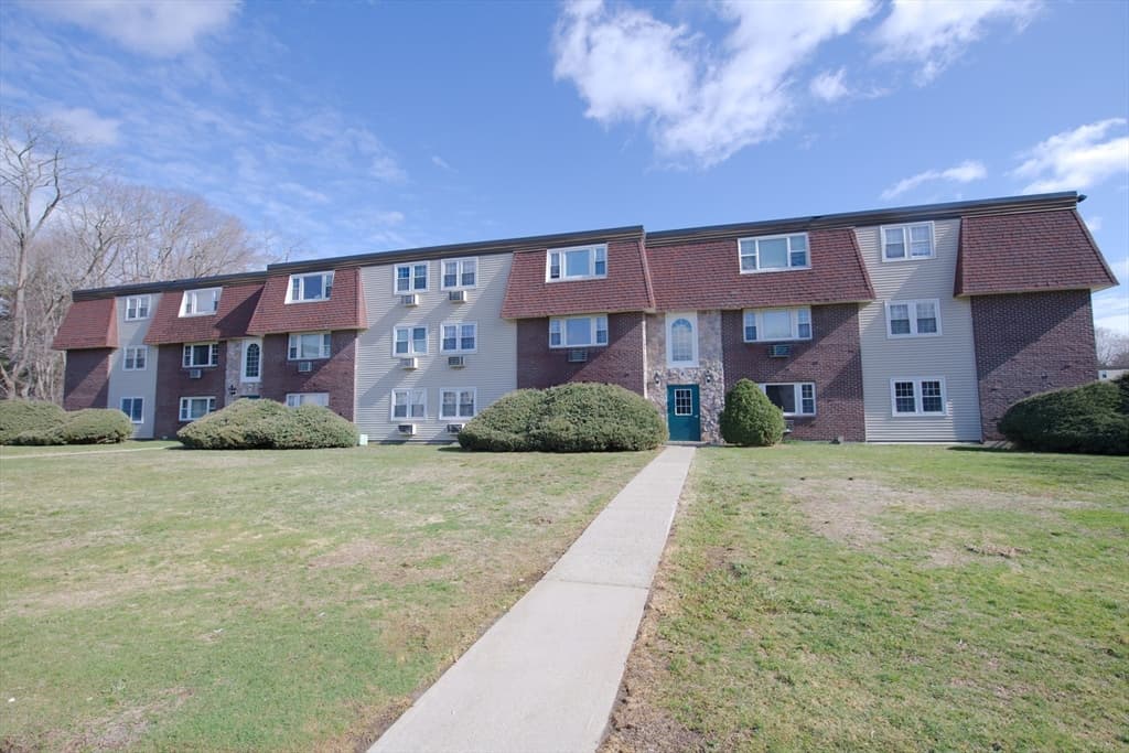 Condominium at 180 Main Street # 29, Bridgewater MA 02324, photo 13 of 16