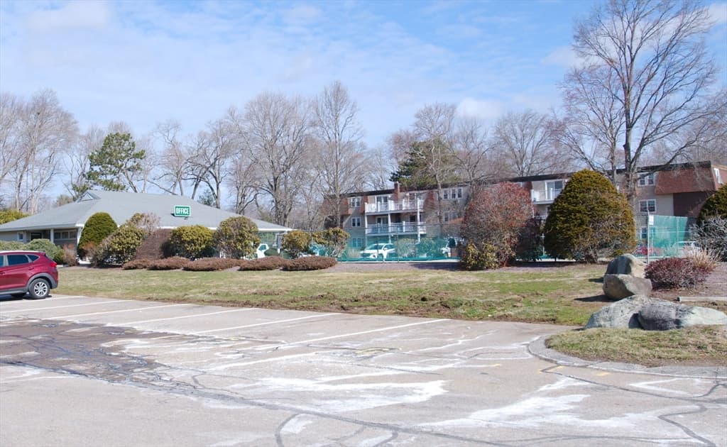Condominium at 180 Main Street # 29, Bridgewater MA 02324, photo 14 of 16