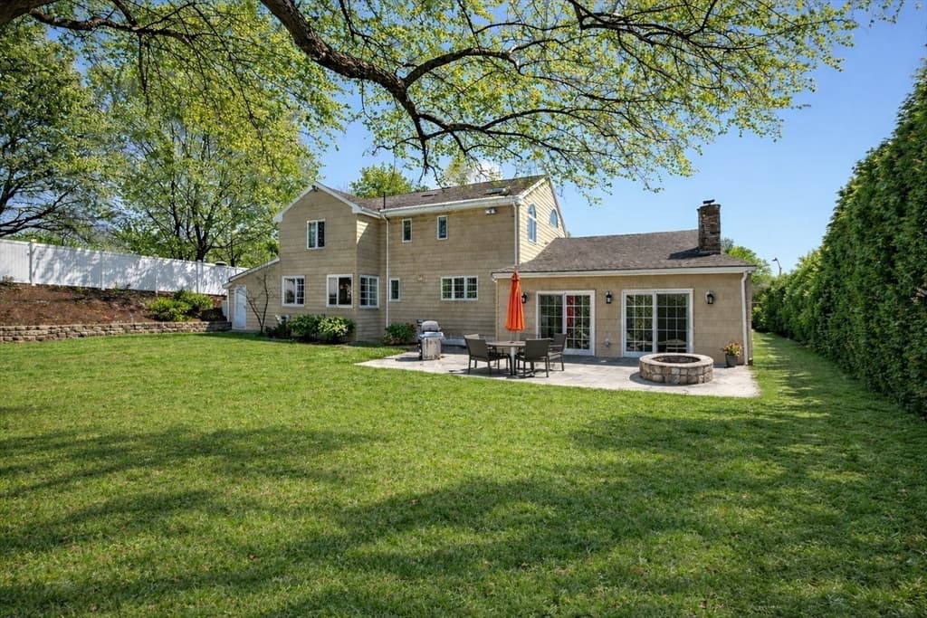 384 Brighton Street, Belmont MA 02478 photo 23