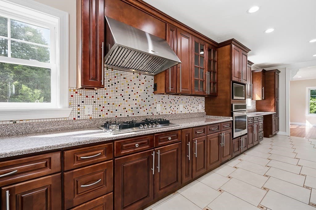 Single Family Residence at 98R Walnut Street, Shrewsbury MA 01545, photo 8 of 42
