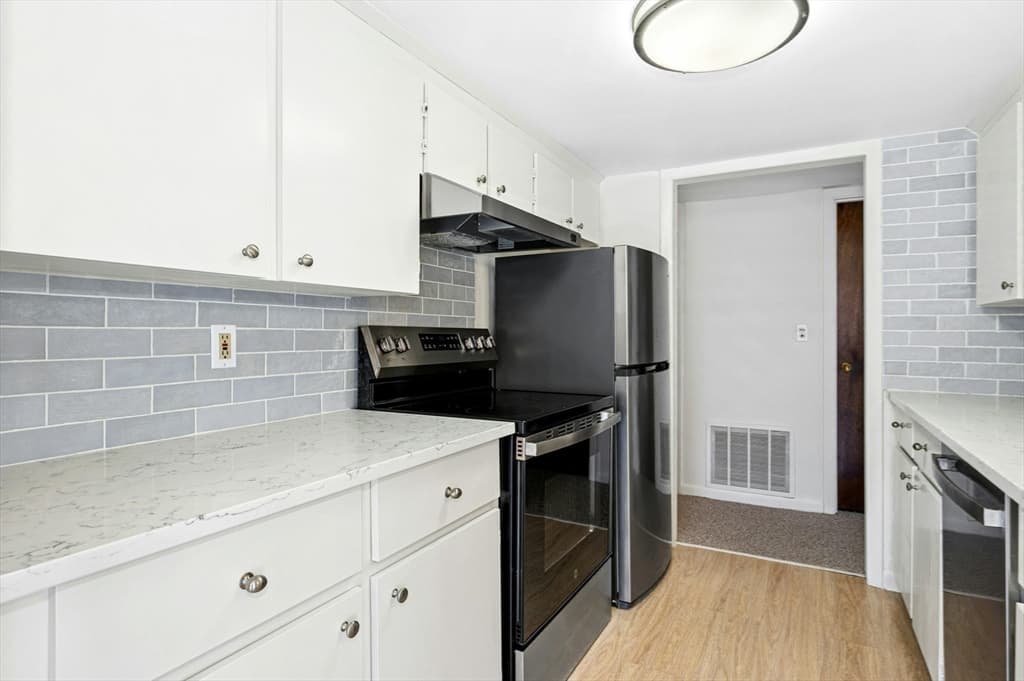 Condominium at 38 Jessica Drive # 1, Stoughton MA 02072, Stoughton, photo 13 of 27