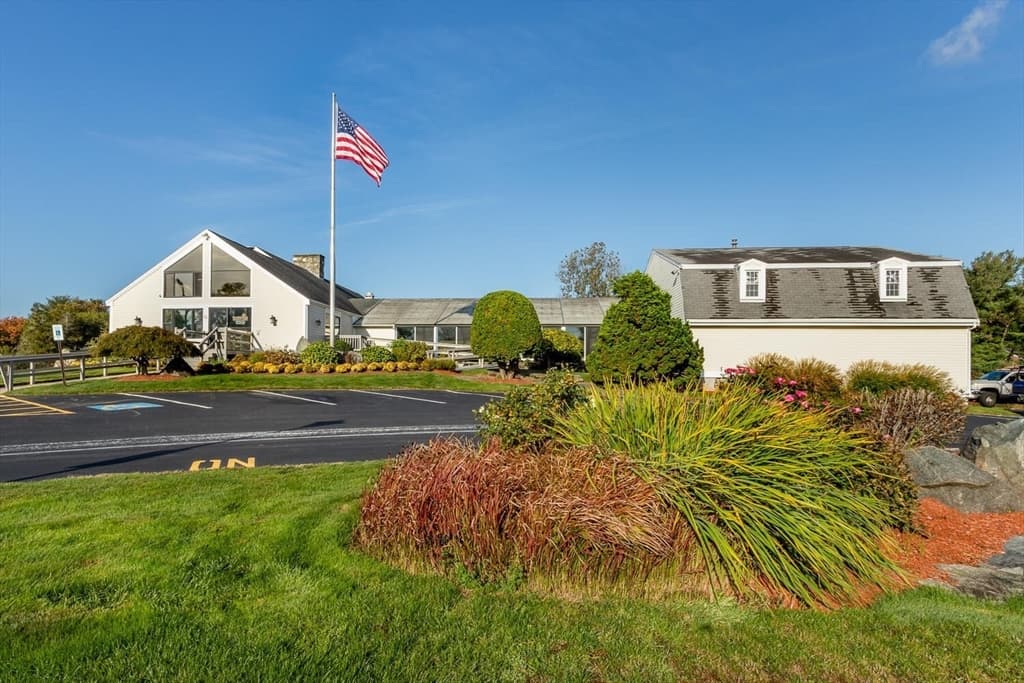Condominium at 38 Jessica Drive # 1, Stoughton MA 02072, Stoughton, photo 3 of 27