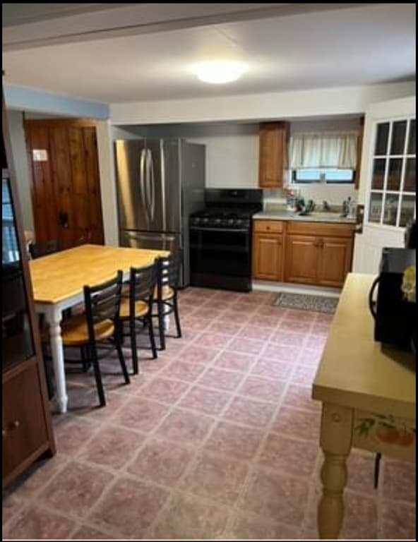 4 Family at 7 Dover Avenue, Hampton NH 03842, Hampton, photo 9 of 18
