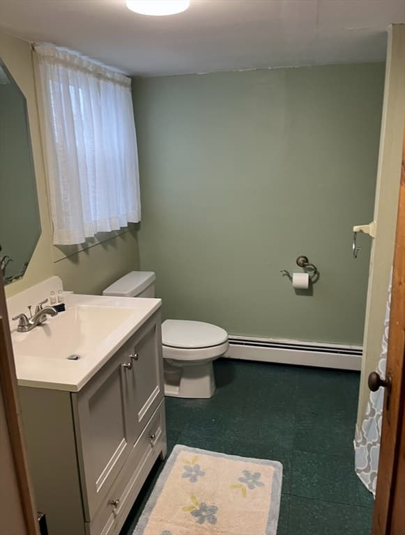 4 Family at 7 Dover Avenue, Hampton NH 03842, Hampton, photo 18 of 18