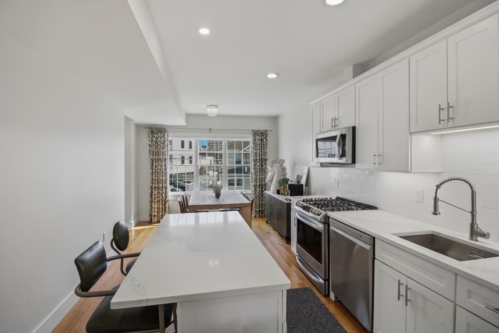 Condominium at 10 Berkley Rd # A, Hull MA 02045, photo 7 of 25
