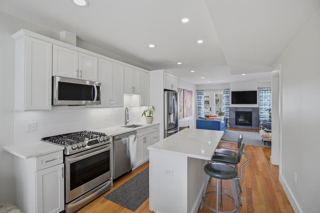 Condominium at 10 Berkley Rd # A, Hull MA 02045, photo 4 of 25