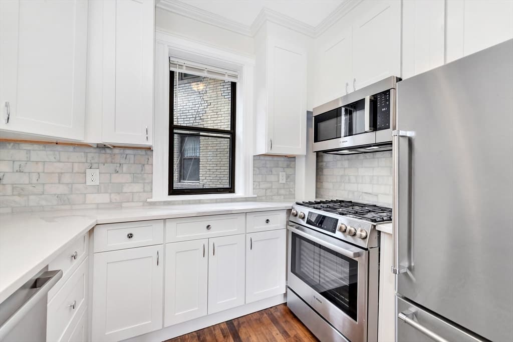 Condominium at 11 Park Dr # 22, Boston MA 02215, photo 2 of 40