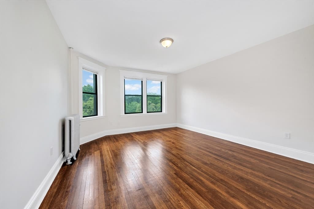 Condominium at 11 Park Dr # 22, Boston MA 02215, photo 16 of 40