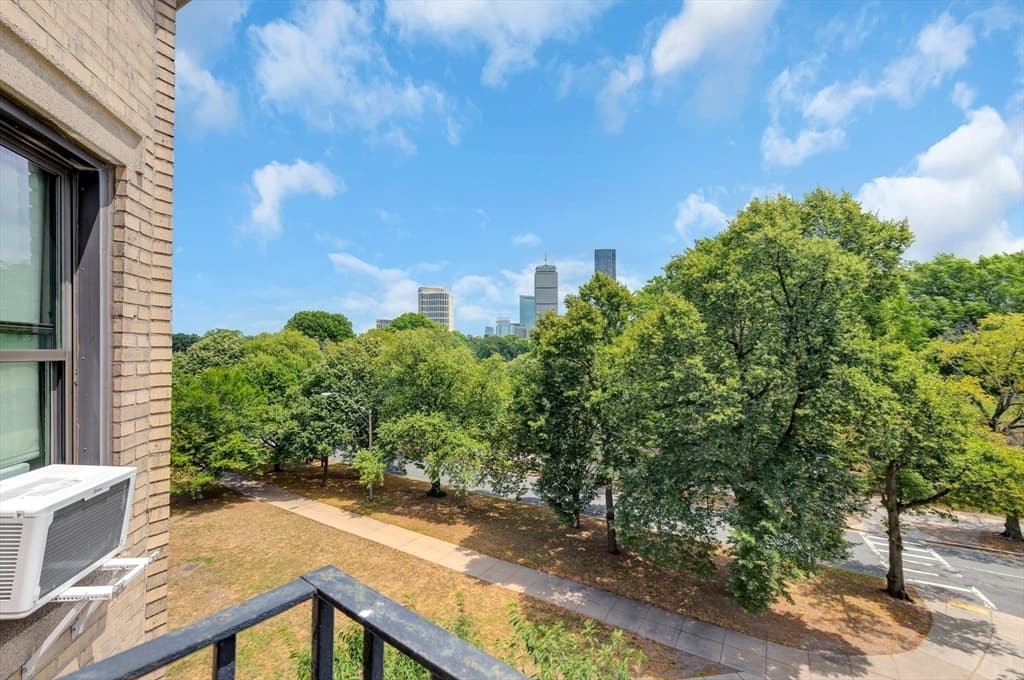 Condominium at 11 Park Dr # 22, Boston MA 02215, photo 33 of 40