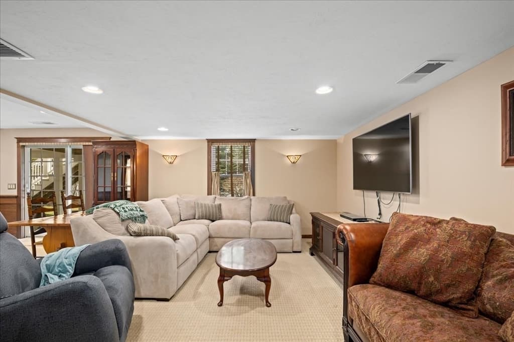Condominium at 7 Primmett Lane # 7, Worcester MA 01609, photo 27 of 35