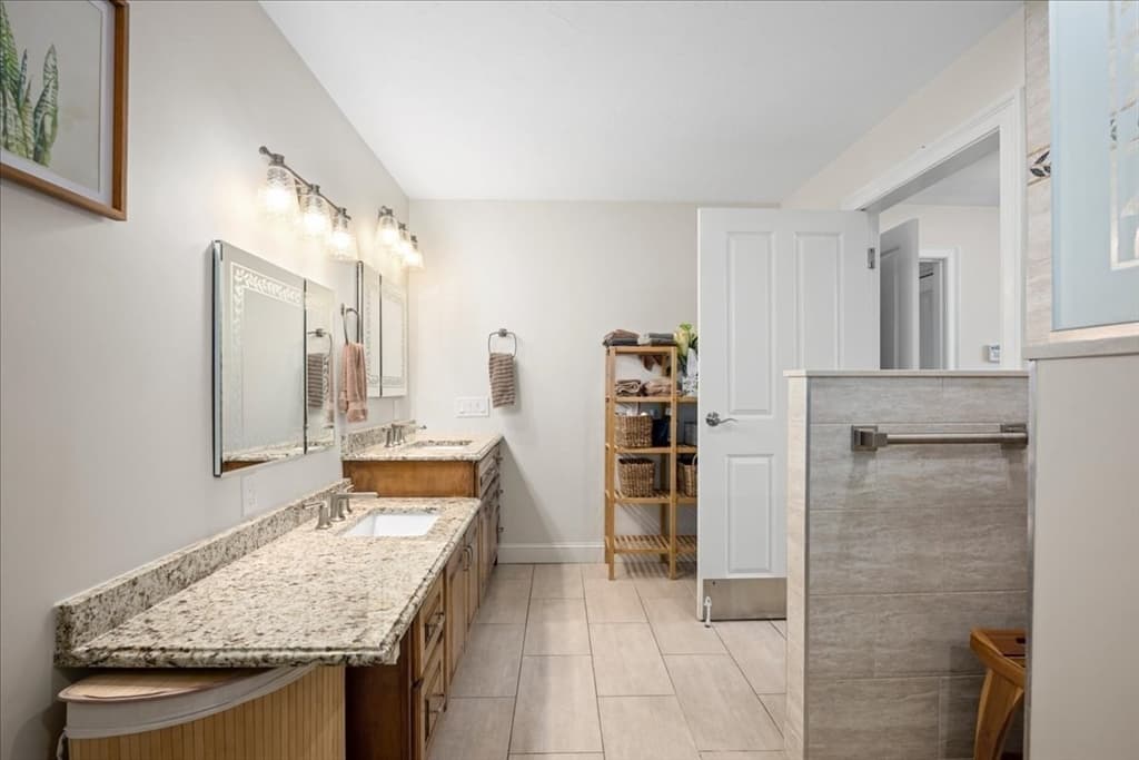 Condominium at 7 Primmett Lane # 7, Worcester MA 01609, photo 15 of 35