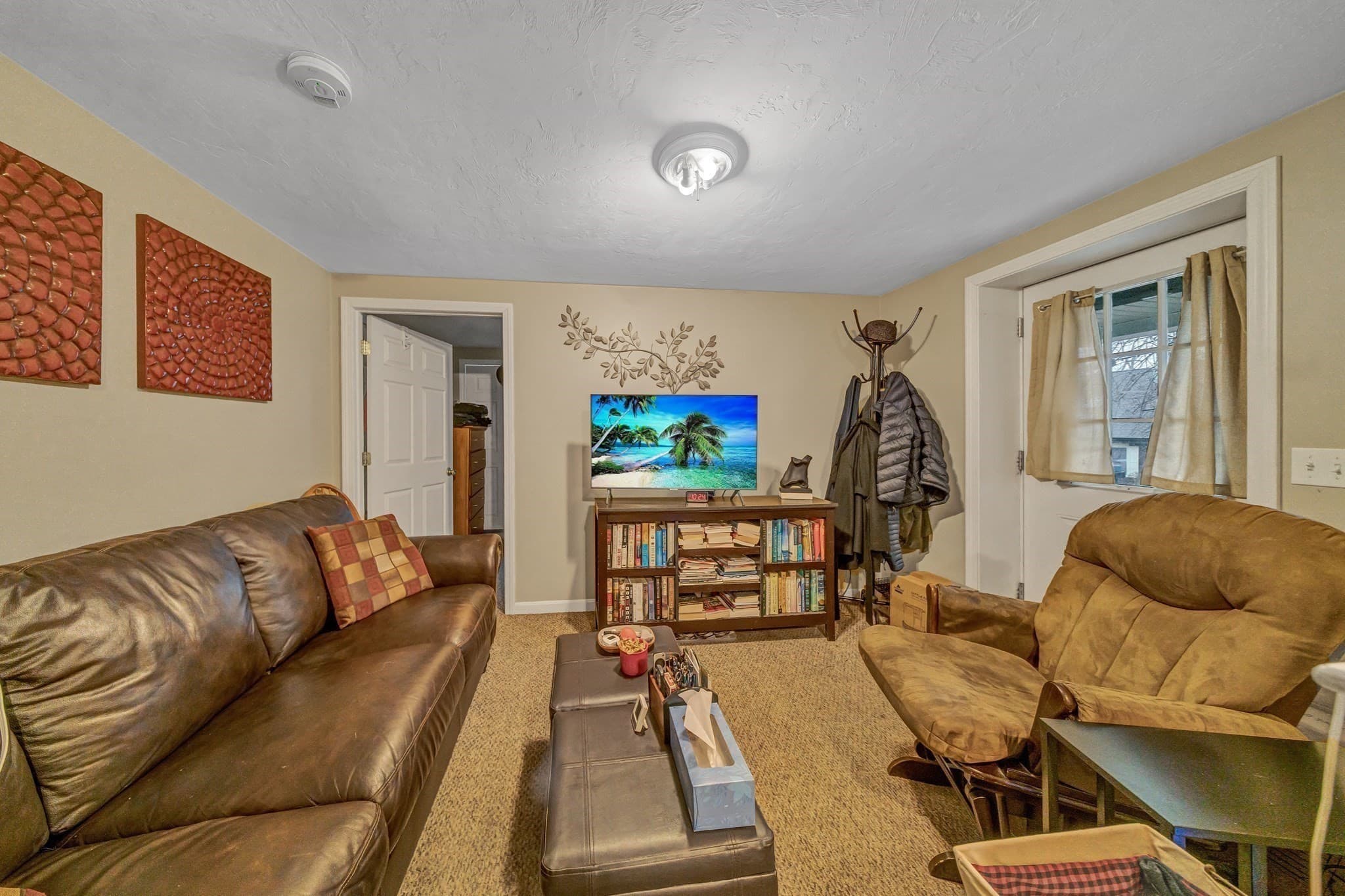 3 Family at 30-32 Dewey Rd, Shrewsbury MA 01545, photo 6 of 41