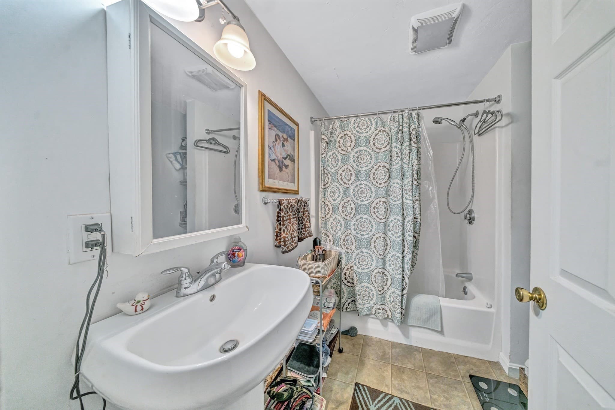 3 Family at 30-32 Dewey Rd, Shrewsbury MA 01545, photo 10 of 41