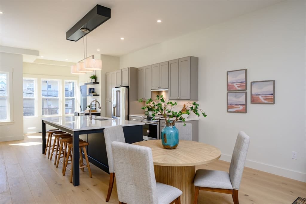 Condominium at 21 Tanglewood Road # 2, Boston MA 02124, photo 9 of 34