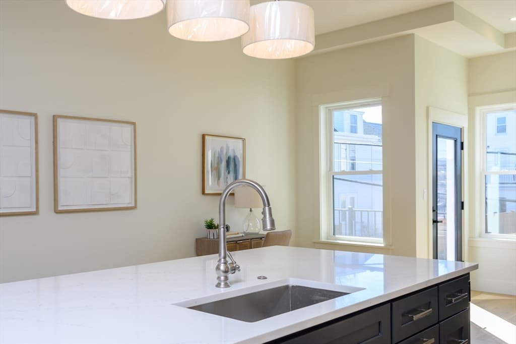 Condominium at 21 Tanglewood Road # 2, Boston MA 02124, photo 10 of 34