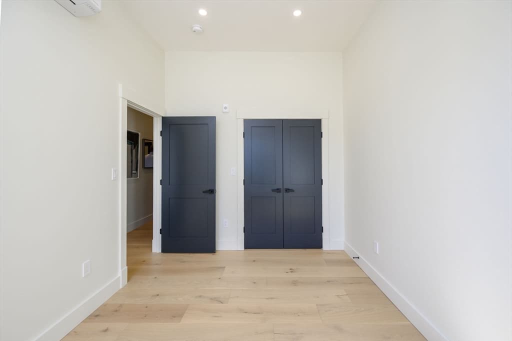 Condominium at 21 Tanglewood Road # 2, Boston MA 02124, photo 18 of 34