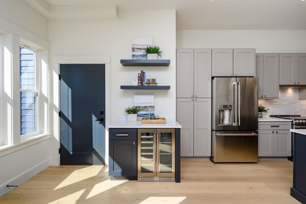 Condominium at 21 Tanglewood Road # 2, Boston MA 02124, photo 4 of 34
