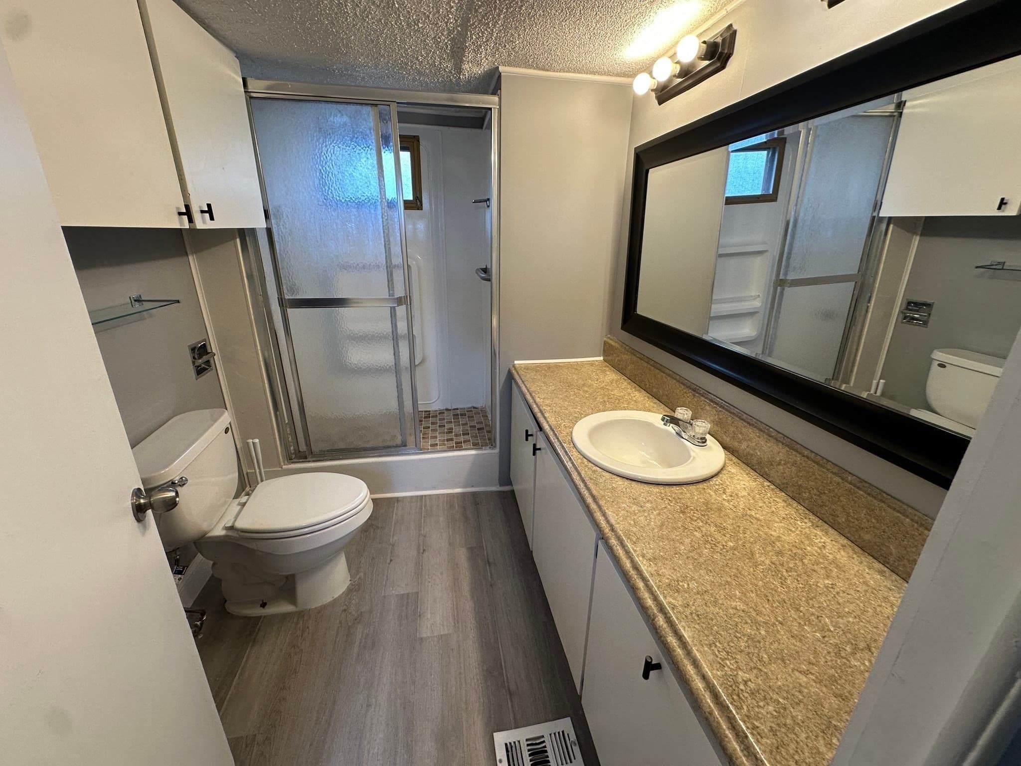 Mobile Home at 1790 Massachusetts Ave # 25A, Lunenburg MA 01462, photo 14 of 20