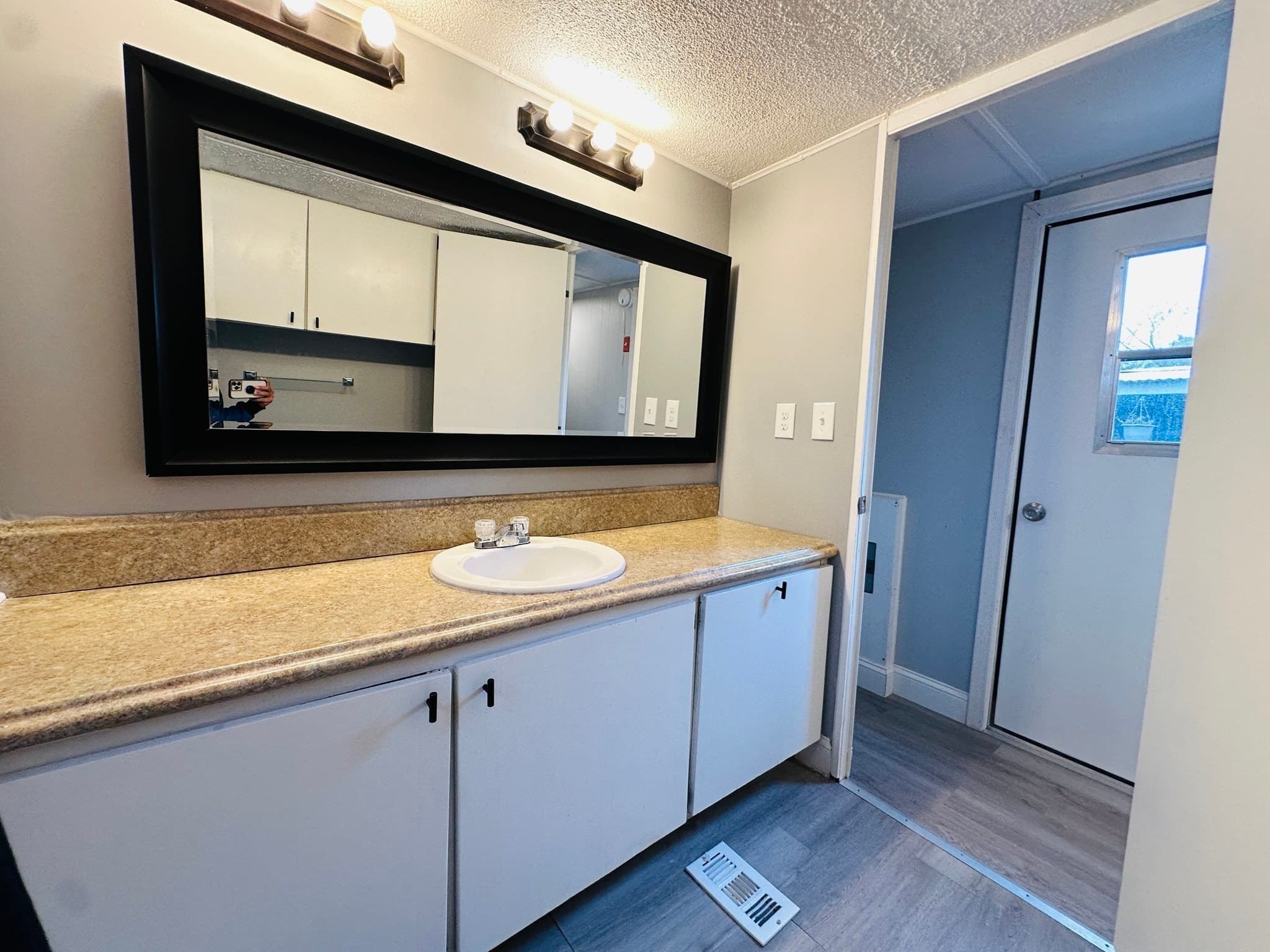 Mobile Home at 1790 Massachusetts Ave # 25A, Lunenburg MA 01462, photo 15 of 20