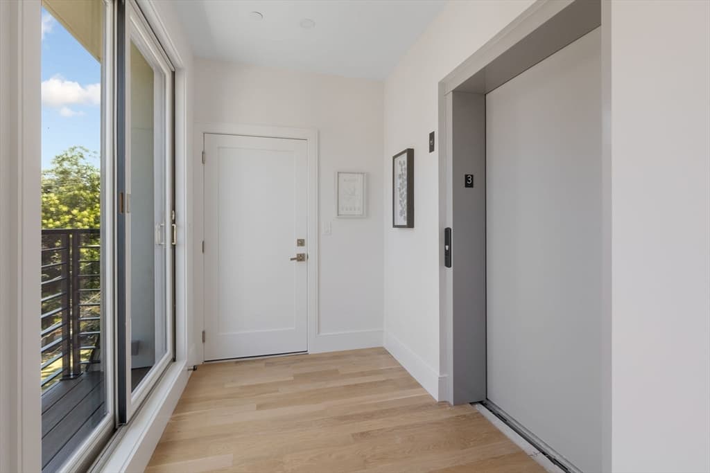 Condominium at 24 Auburn PH, Brookline MA 02446, photo 2 of 23