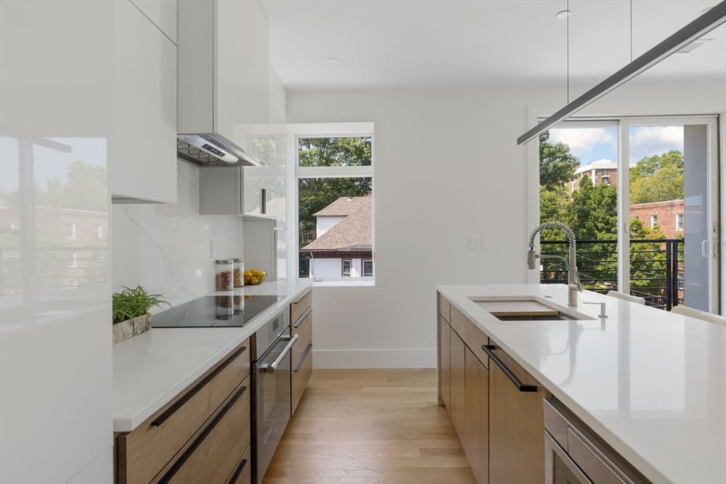 Condominium at 24 Auburn PH, Brookline MA 02446, photo 13 of 23
