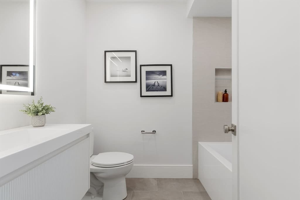 Condominium at 24 Auburn PH, Brookline MA 02446, photo 17 of 23