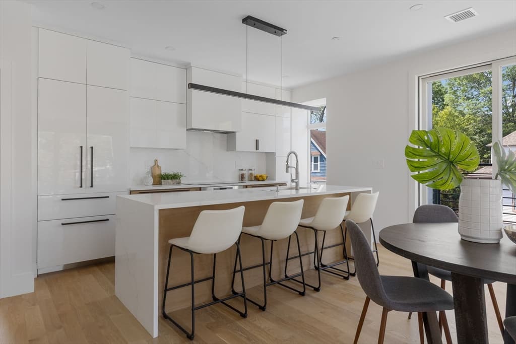 Condominium at 24 Auburn PH, Brookline MA 02446, photo 11 of 23