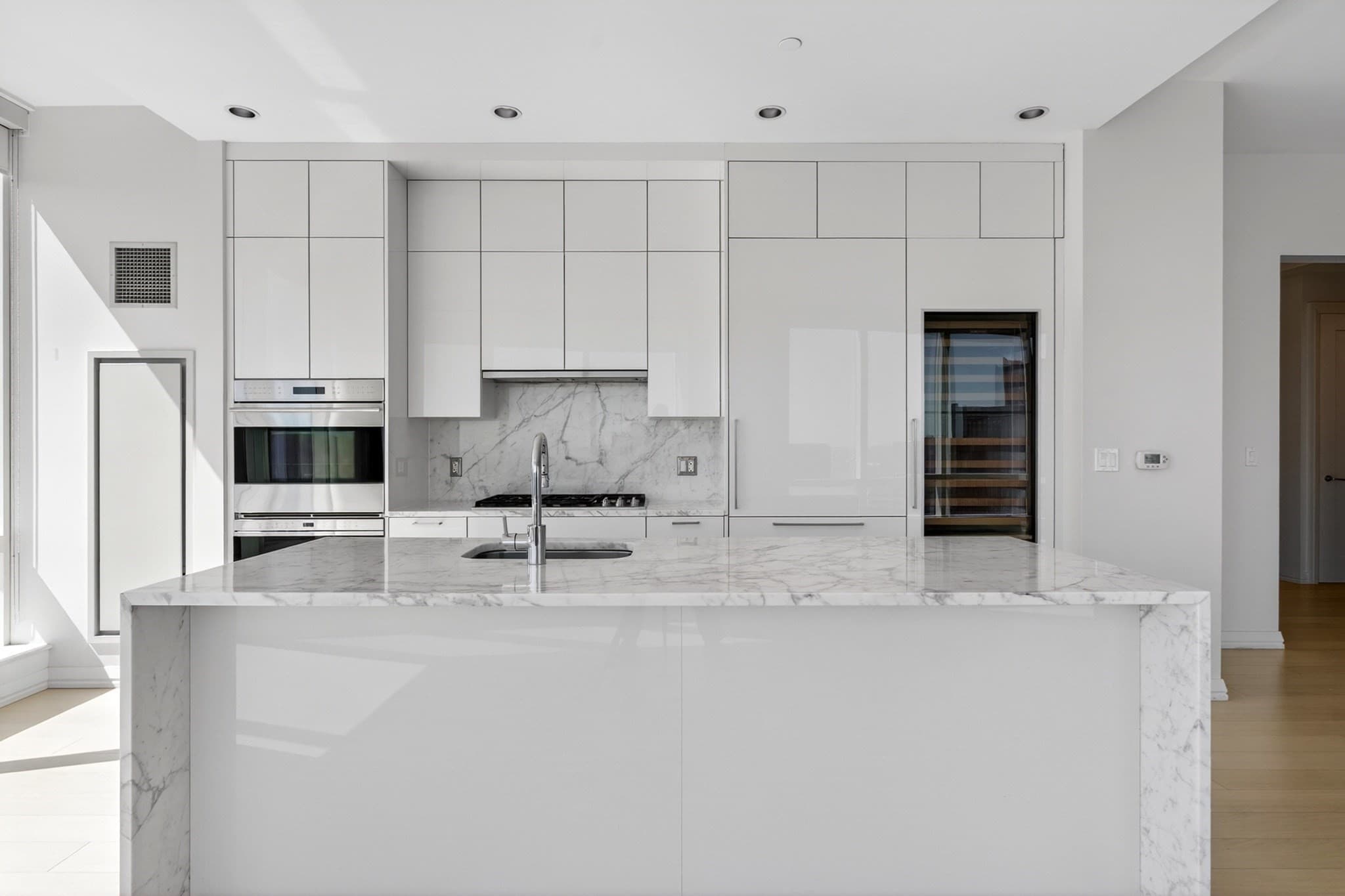 Condominium at 1 Franklin # 5105, Boston MA 02110, photo 6 of 37