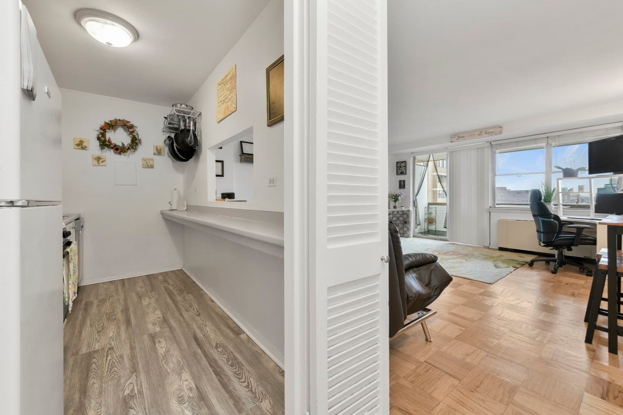 Condominium at 6 Whittier Pl # 8P, Boston MA 02114, photo 5 of 17