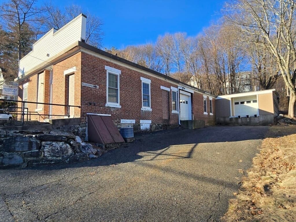 53 Houghton St, Hudson MA 01749 photo 3