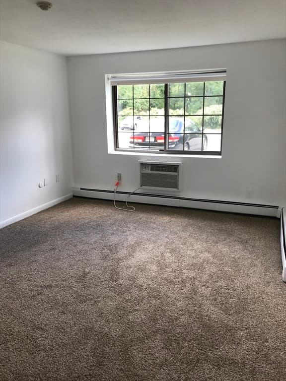 Condominium at 135 Grove Street # 115, Rockland MA 02370, Rockland, photo 2 of 10