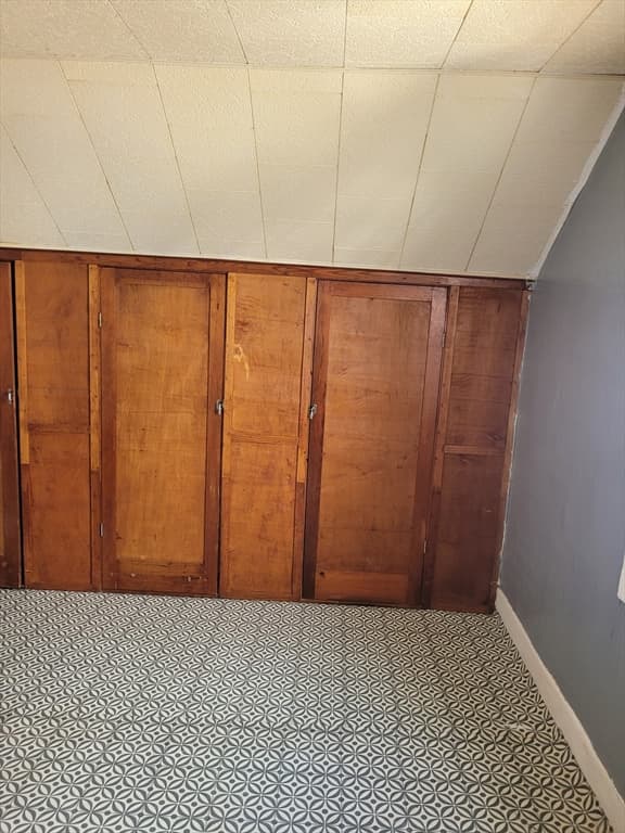 Single Family Residence at 90 Tremont St, Fall River MA 02720, photo 12 of 16