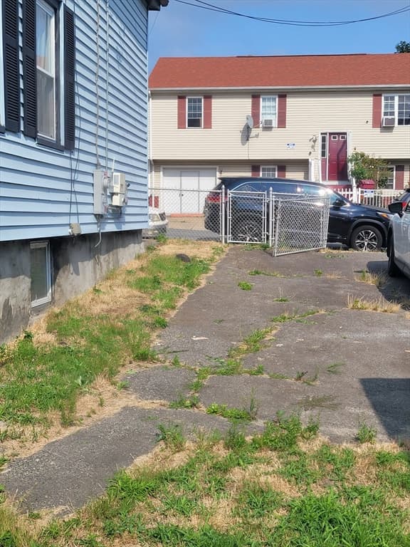 Single Family Residence at 90 Tremont St, Fall River MA 02720, photo 7 of 16