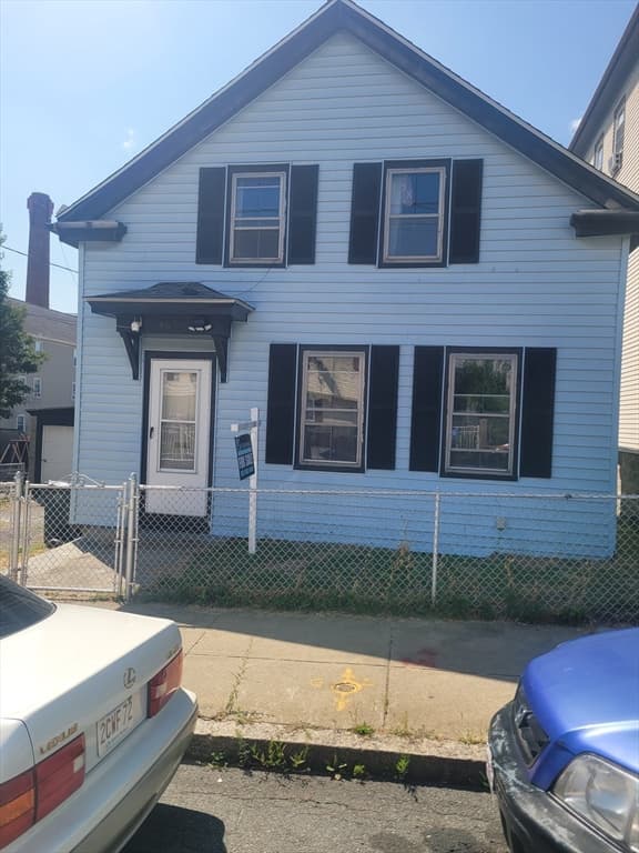 Single Family Residence at 90 Tremont St, Fall River MA 02720, photo 3 of 16
