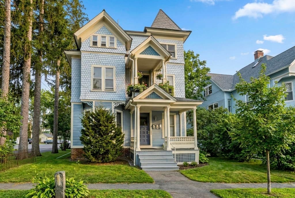 19 Trumbull Rd, Northampton MA 01060
