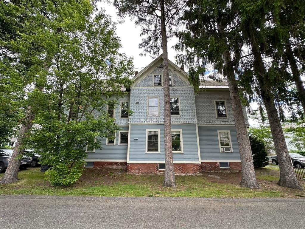 19 Trumbull Rd, Northampton MA 01060 photo 4