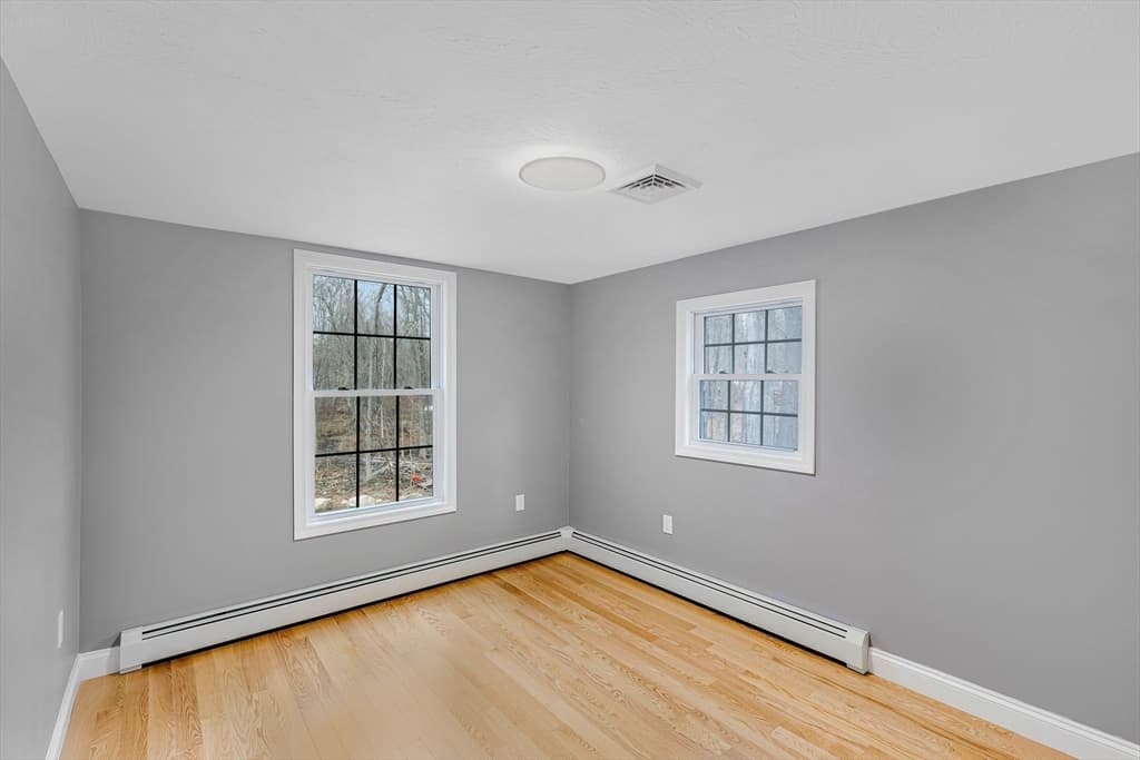 Single Family Residence at 7 Trues Pkwy, Sandown NH 03873, Sandown, photo 12 of 23