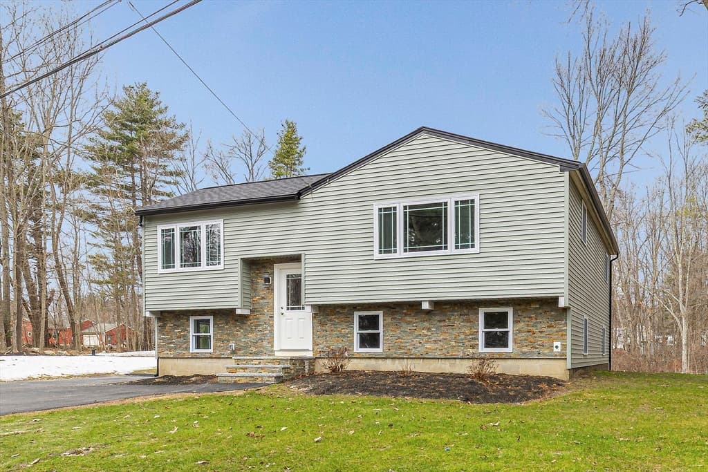 7 Trues Pkwy, Sandown NH 03873