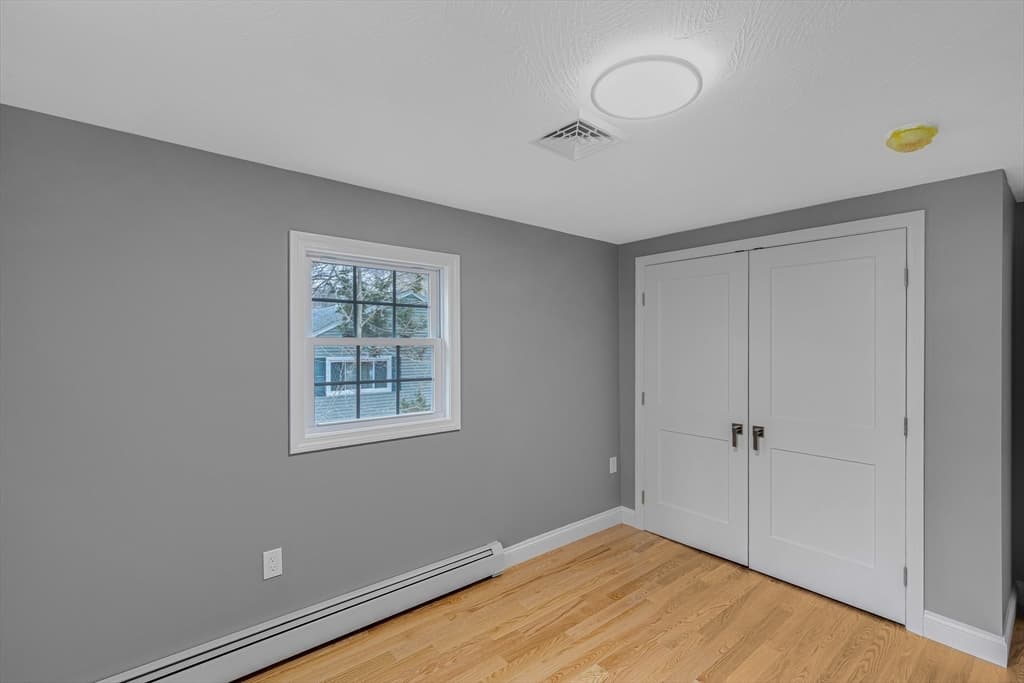 Single Family Residence at 7 Trues Pkwy, Sandown NH 03873, Sandown, photo 11 of 23