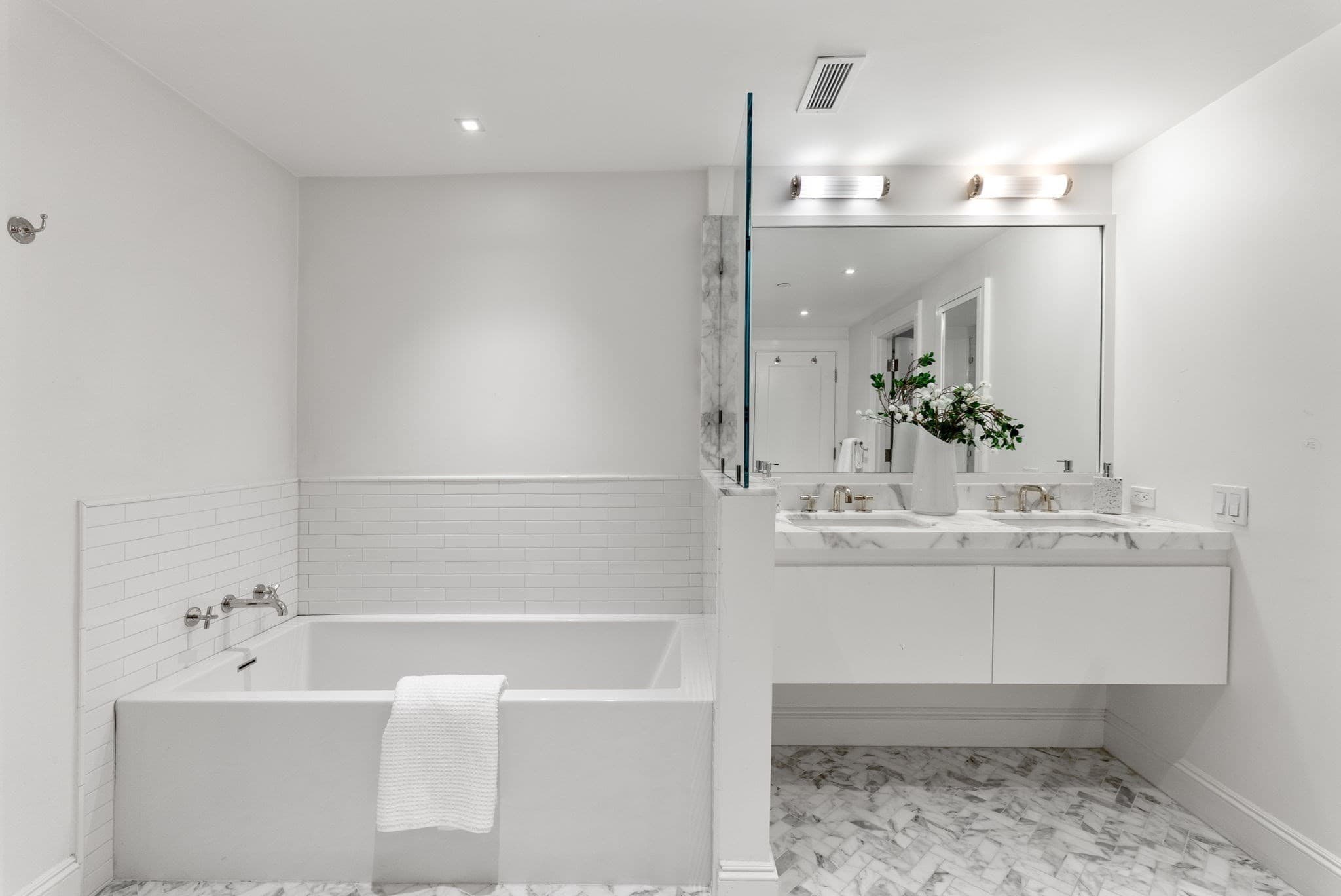 Condominium at 2 Commonwealth # 9A, Boston MA 02116, photo 23 of 35