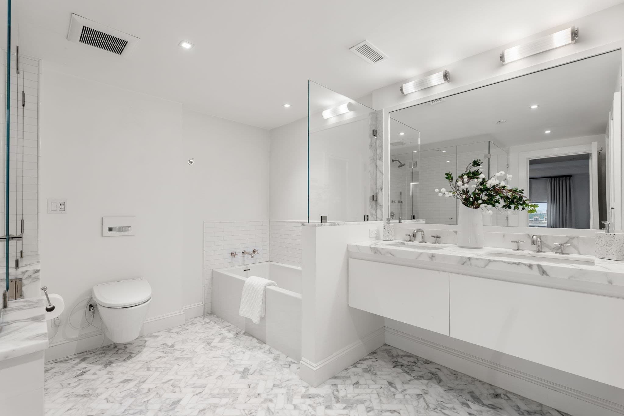 Condominium at 2 Commonwealth # 9A, Boston MA 02116, photo 24 of 35