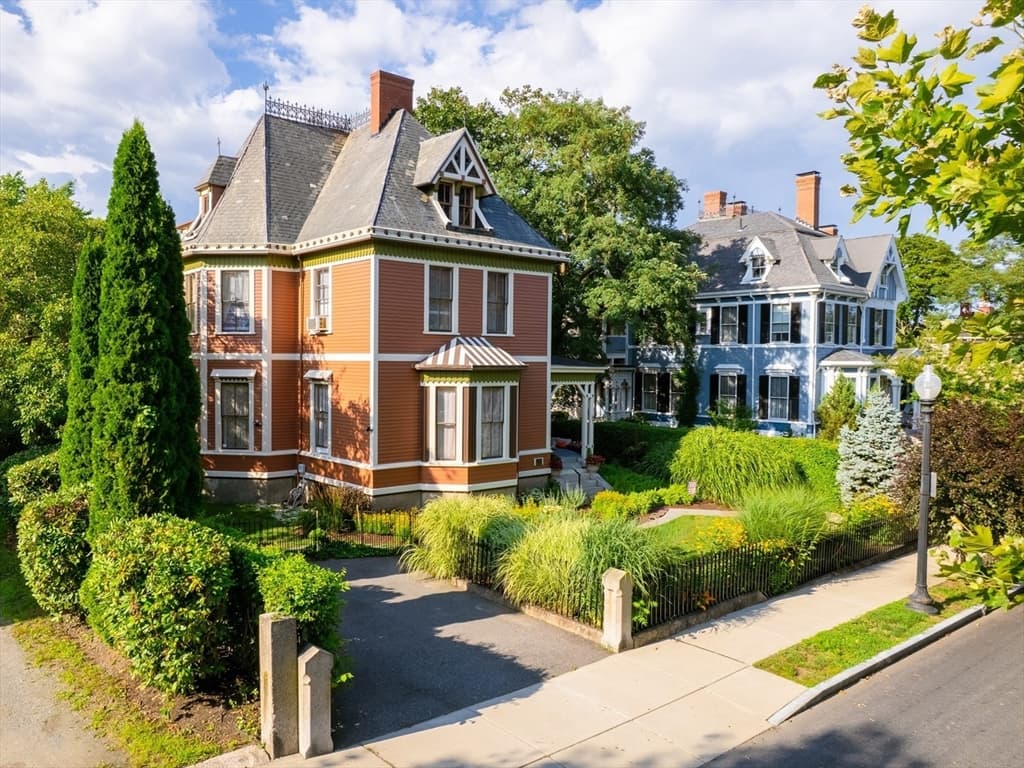 97 Madison St, New Bedford MA 02740