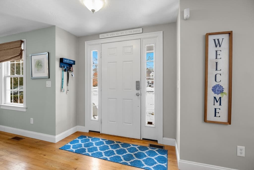 Single Family Residence at 1 Anthonys Way, Mashpee MA 02649, photo 3 of 42