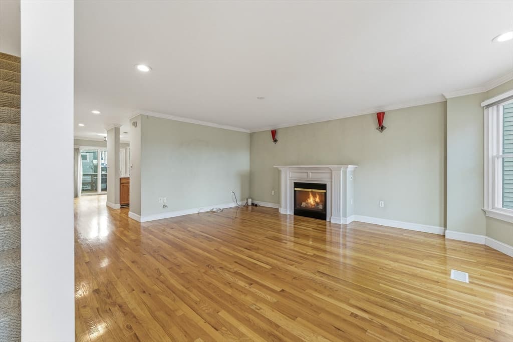 Single Family Residence at 485 East Third Street, Boston MA 02127, photo 13 of 23