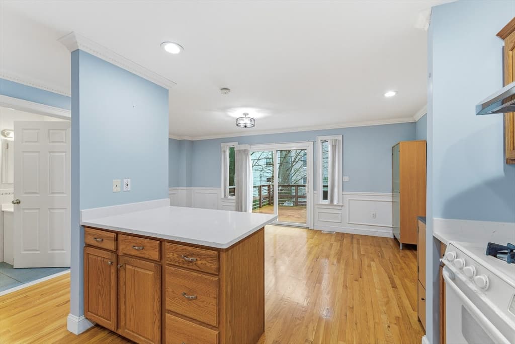 Single Family Residence at 485 East Third Street, Boston MA 02127, photo 8 of 23