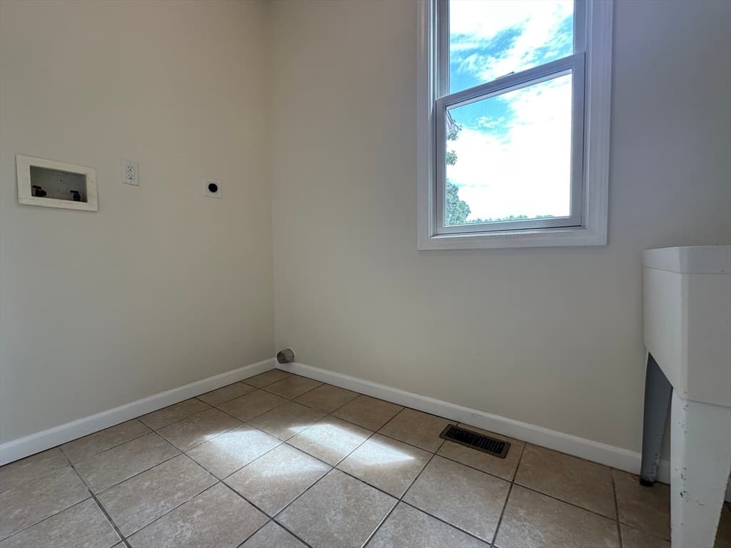 136 Thompkins Avenue, East Longmeadow MA 01028 photo 13