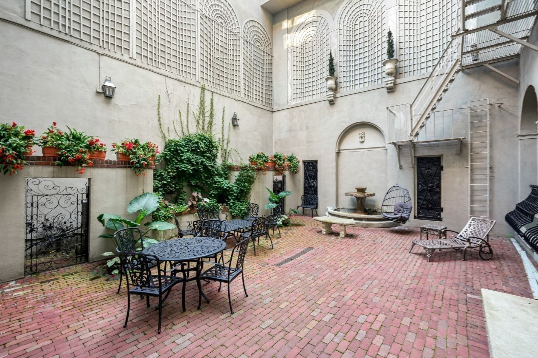 Condominium at 142 Chestnut Street # 5, Boston MA 02108, photo 18 of 20