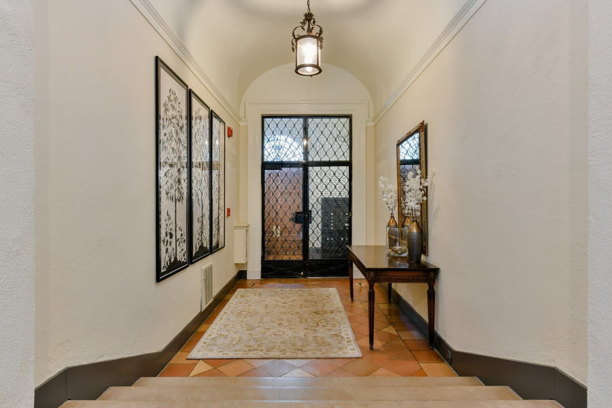 Condominium at 142 Chestnut Street # 5, Boston MA 02108, photo 19 of 20