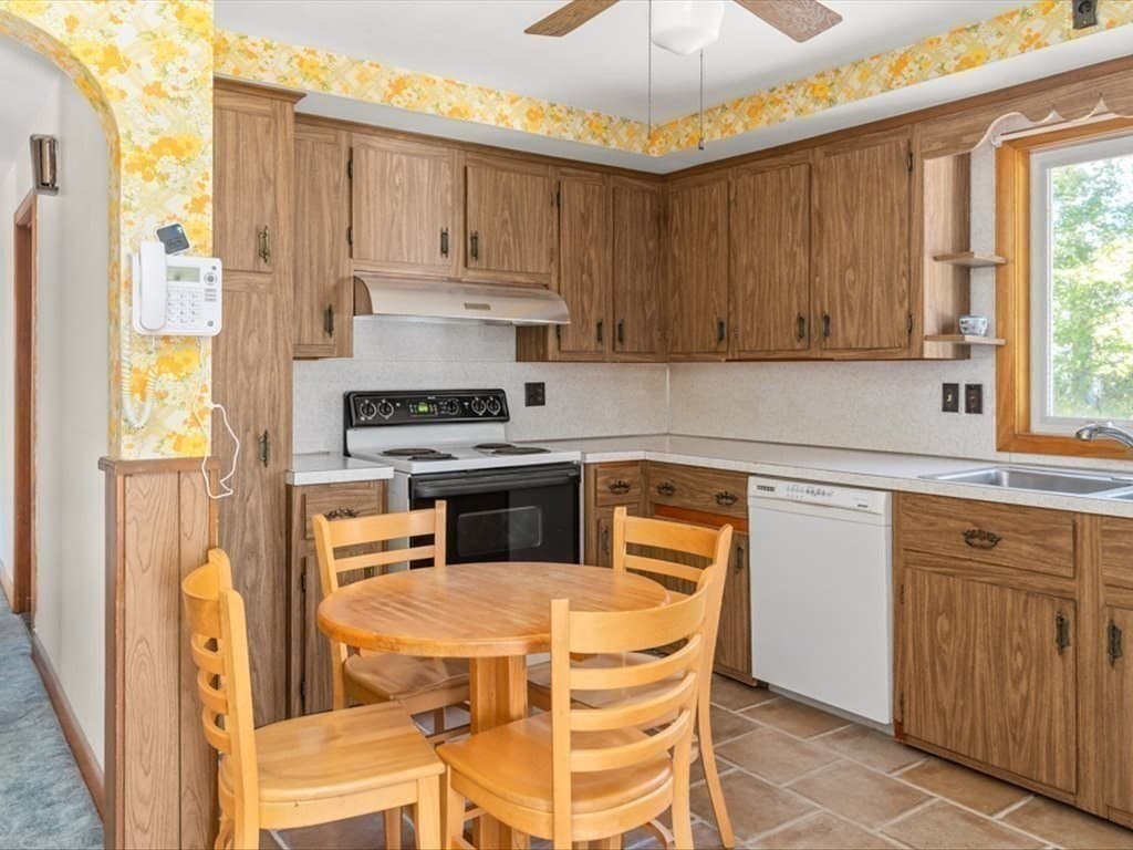 30 Gray St, Somerset MA 02726 photo 16