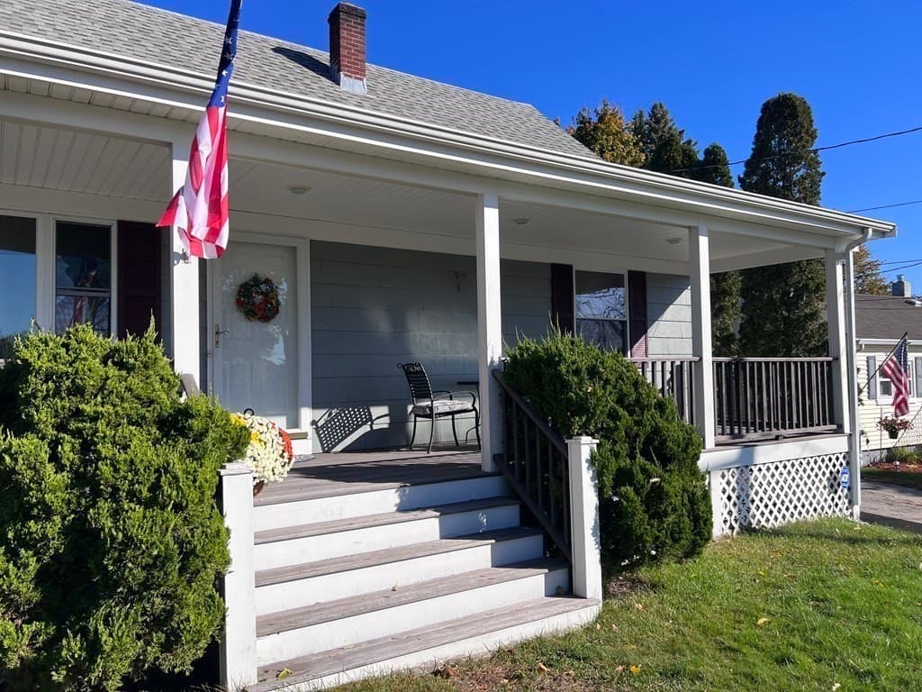 30 Gray St, Somerset MA 02726
